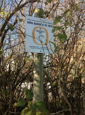 Schild des Naturschutzgebietes Ripa Bianca